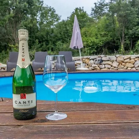 Villa Nevia In Der Naehe Von Rabac Mit Privatem Pool